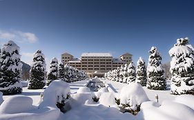 Qafqaz Riverside Hotel