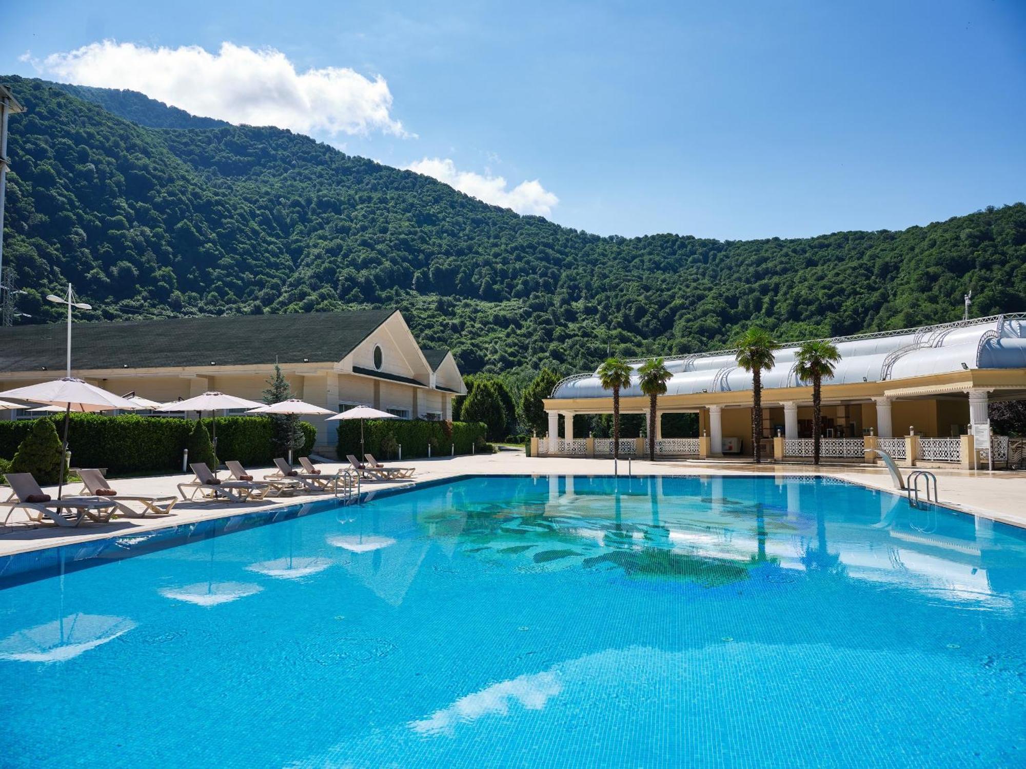 Qafqaz Riverside Hotel Gabala Exterior photo The swimming pool at the hotel